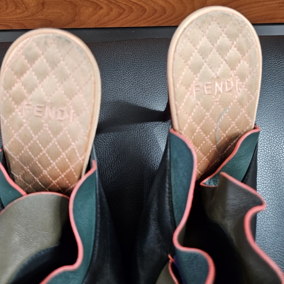 FENDI SHOES, SIZE 41 - Picture 4 of 4